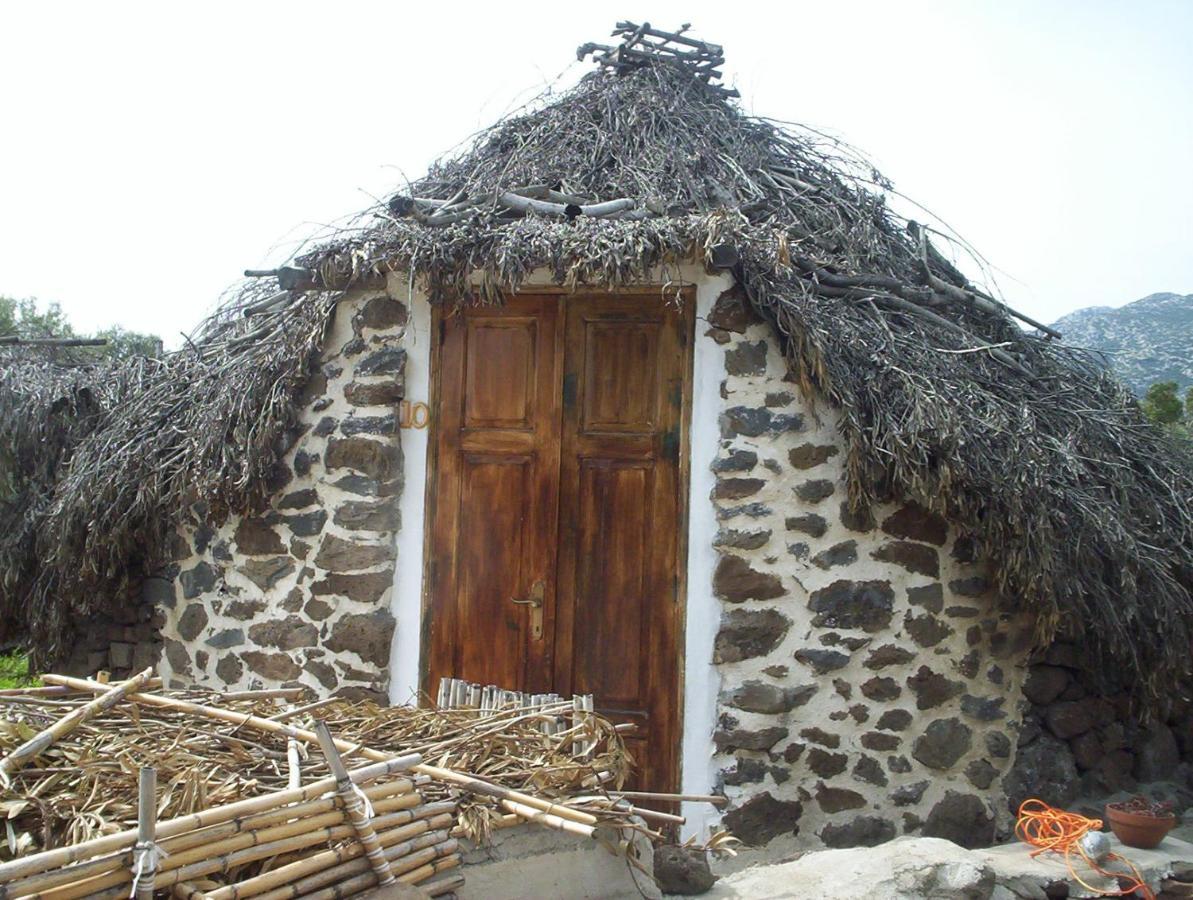 Ovile Juanne Loddo Орозеи Экстерьер фото